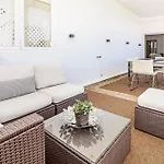 Fantastic 2 Bedroom With Sea View