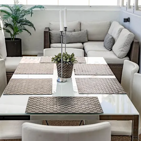 Fantastic 2 Bedroom With Sea View Apartament Marbella