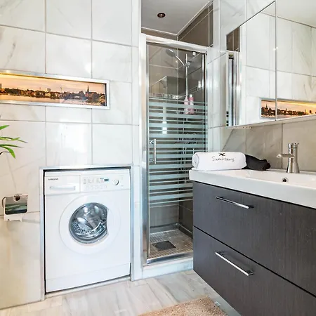 Apartman Fantastic 2 Bedroom With Sea View *