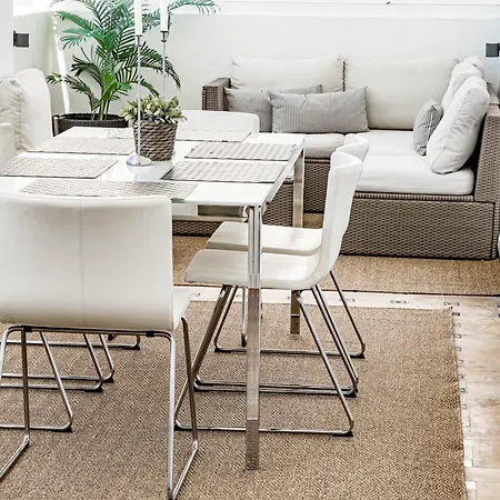 アパート Fantastic 2 Bedroom With Sea View マルベーリャ