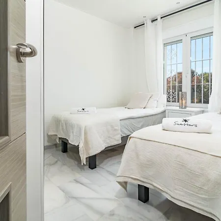 Fantastic 2 Bedroom With Sea View マルベーリャ