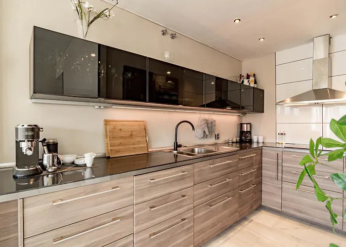Fantastic 2 Bedroom With Sea View Apartment *