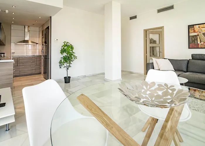 Apartment Fantastic 2 Bedroom With Sea View *